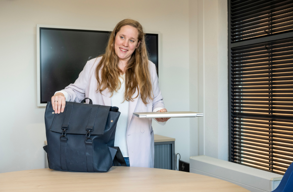 Trainer start met incompany training over beginnende zorgverzekeringsschulden