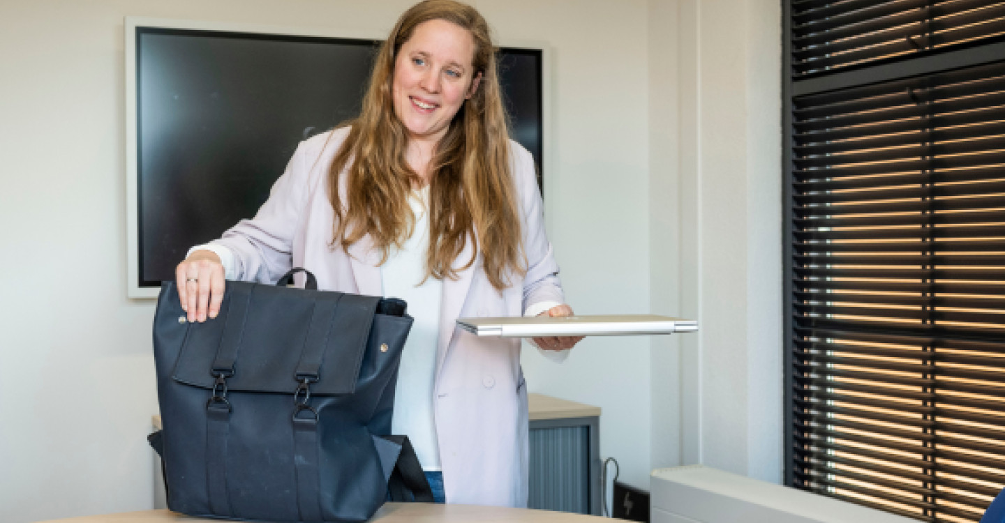 Trainer start met incompany training over beginnende zorgverzekeringsschulden